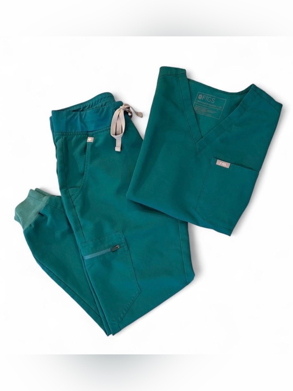 FIGS women’s scrub set. Top- XS, Pants- XS/Petite Length. Green.